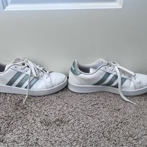 Adidas shoes worn once women’s size 9